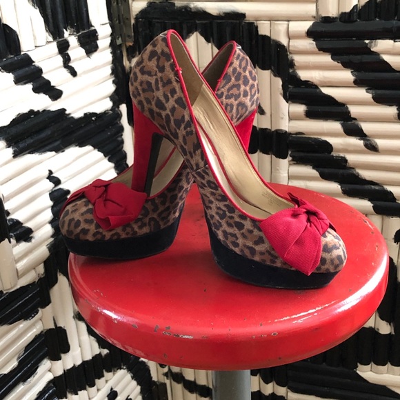 Guess Leopard Print Red Bow Heels Size 10 - Picture 3 of 14